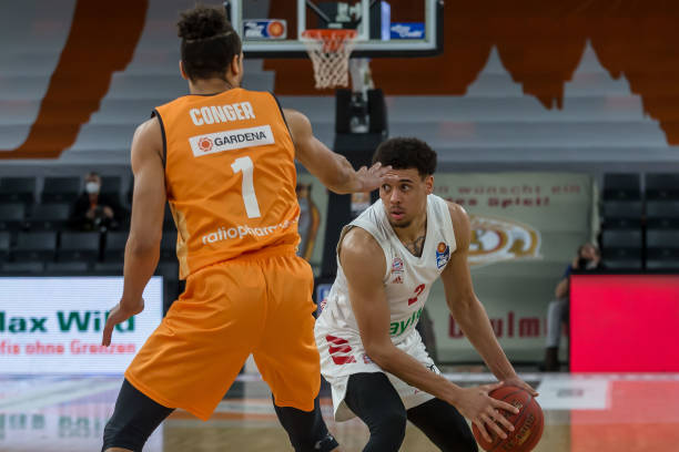 争夺国内外 争夺国内外