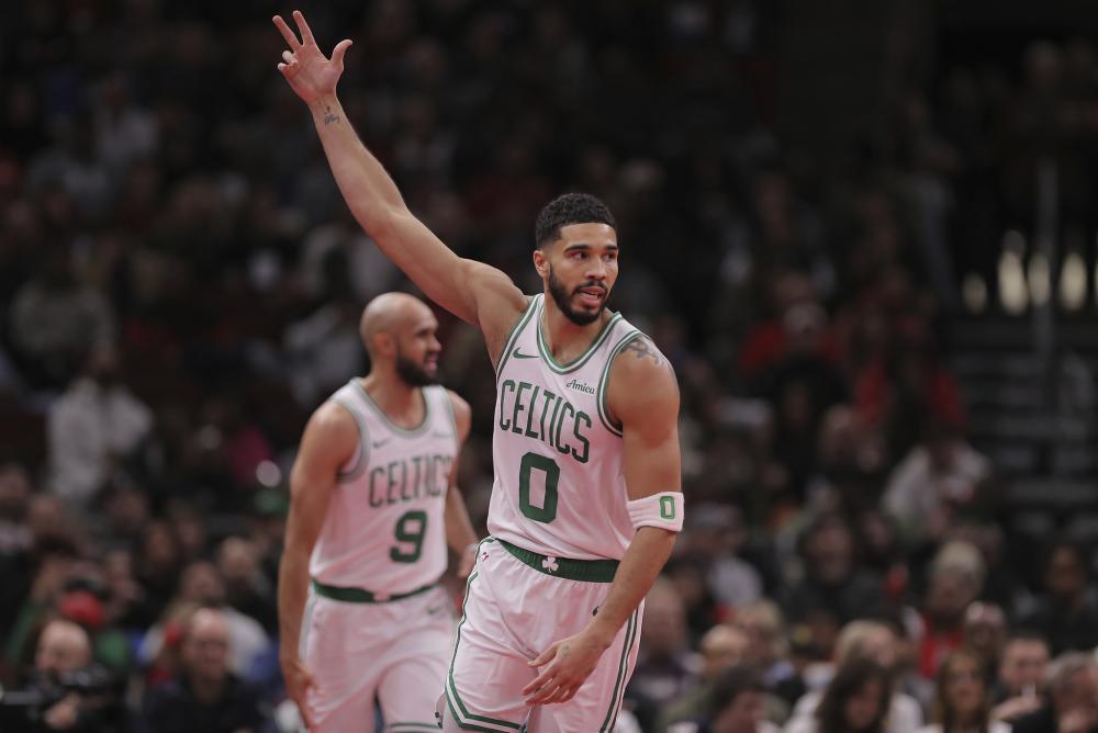 最终由一名 最终由一名